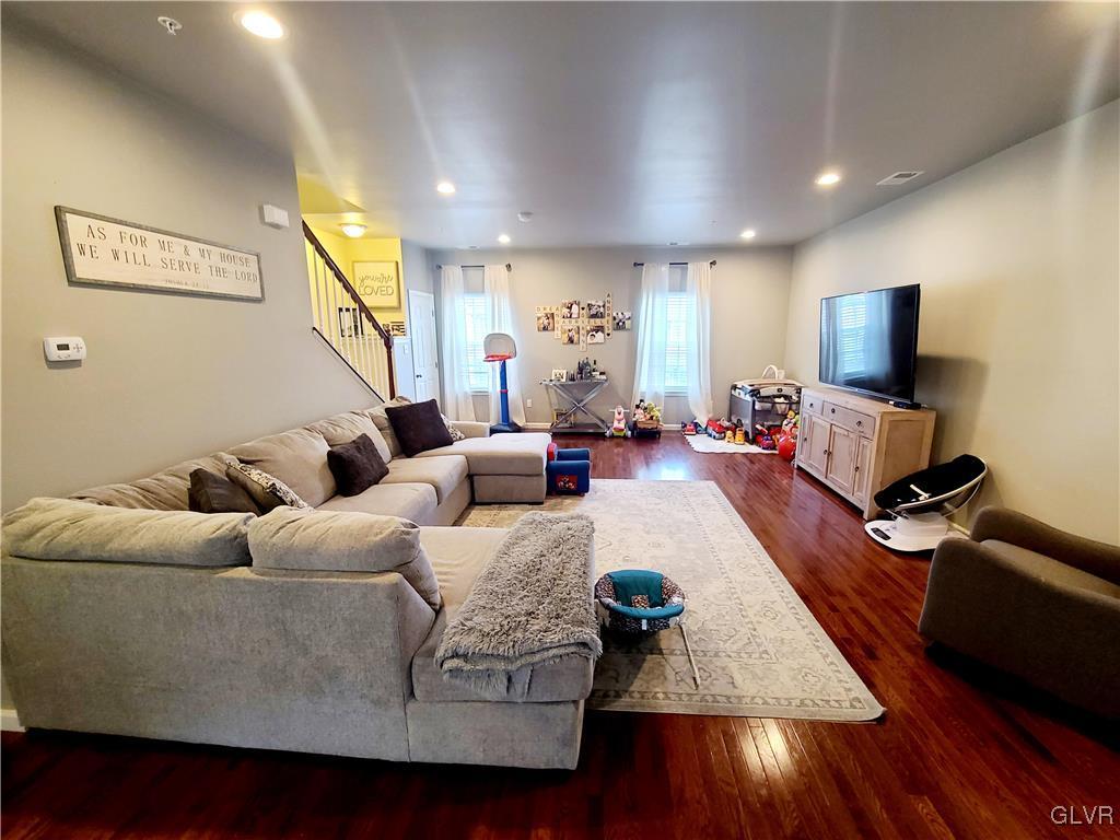 2274 Rising Hill Road Whitehall, PA 18052 - Photo 8 of 24 Gallery Image 8