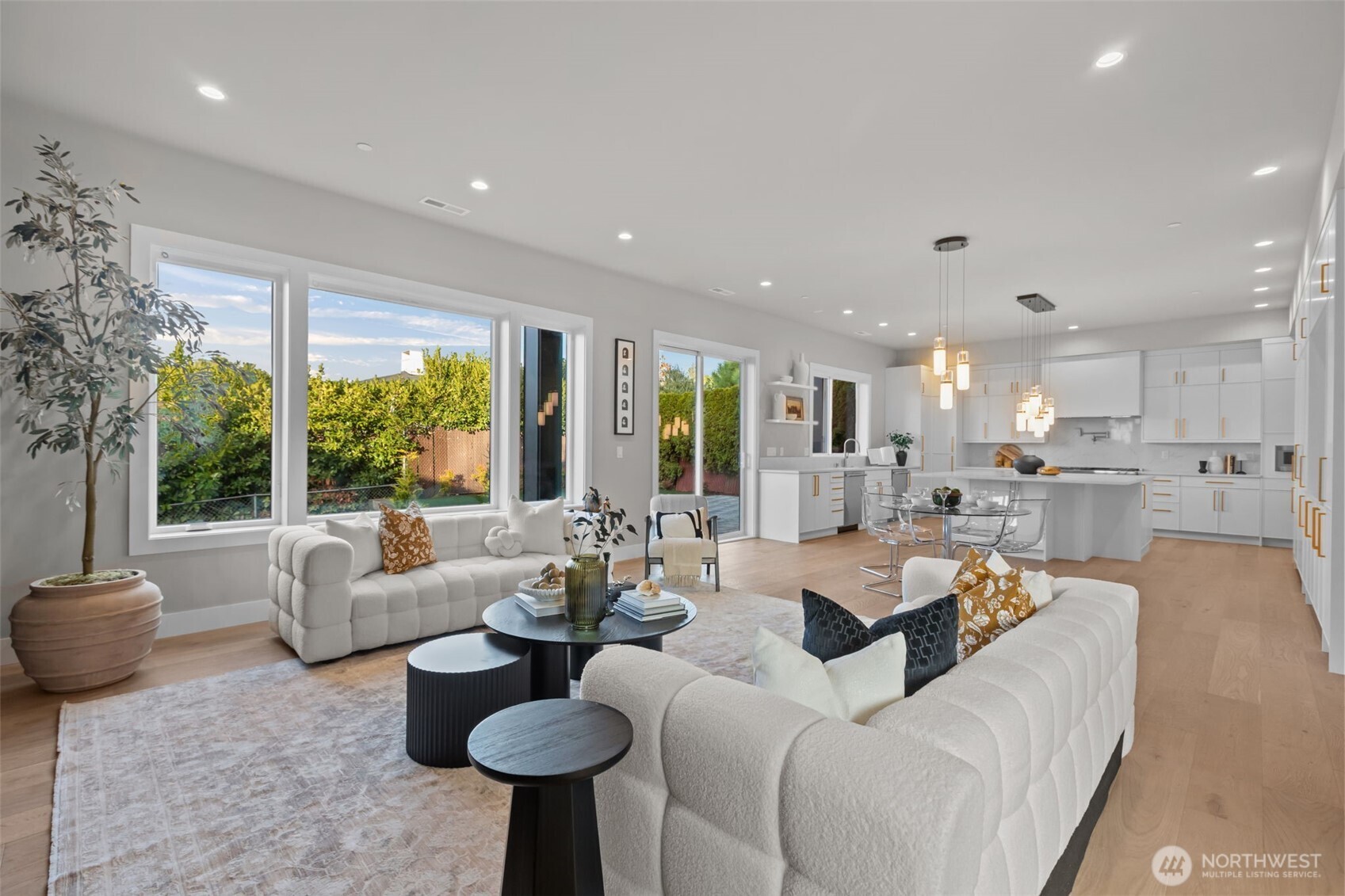 904 North 33rd Place Renton, WA 98056 - Photo 3 of 40