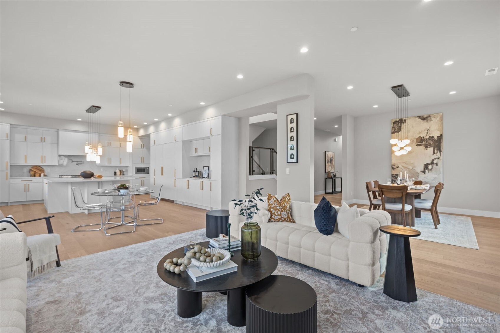 904 North 33rd Place Renton, WA 98056 - Photo 4 of 40