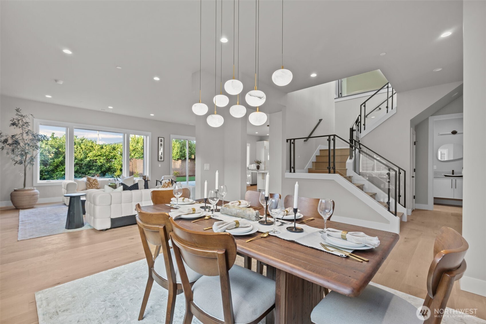 904 North 33rd Place Renton, WA 98056 - Photo 7 of 40