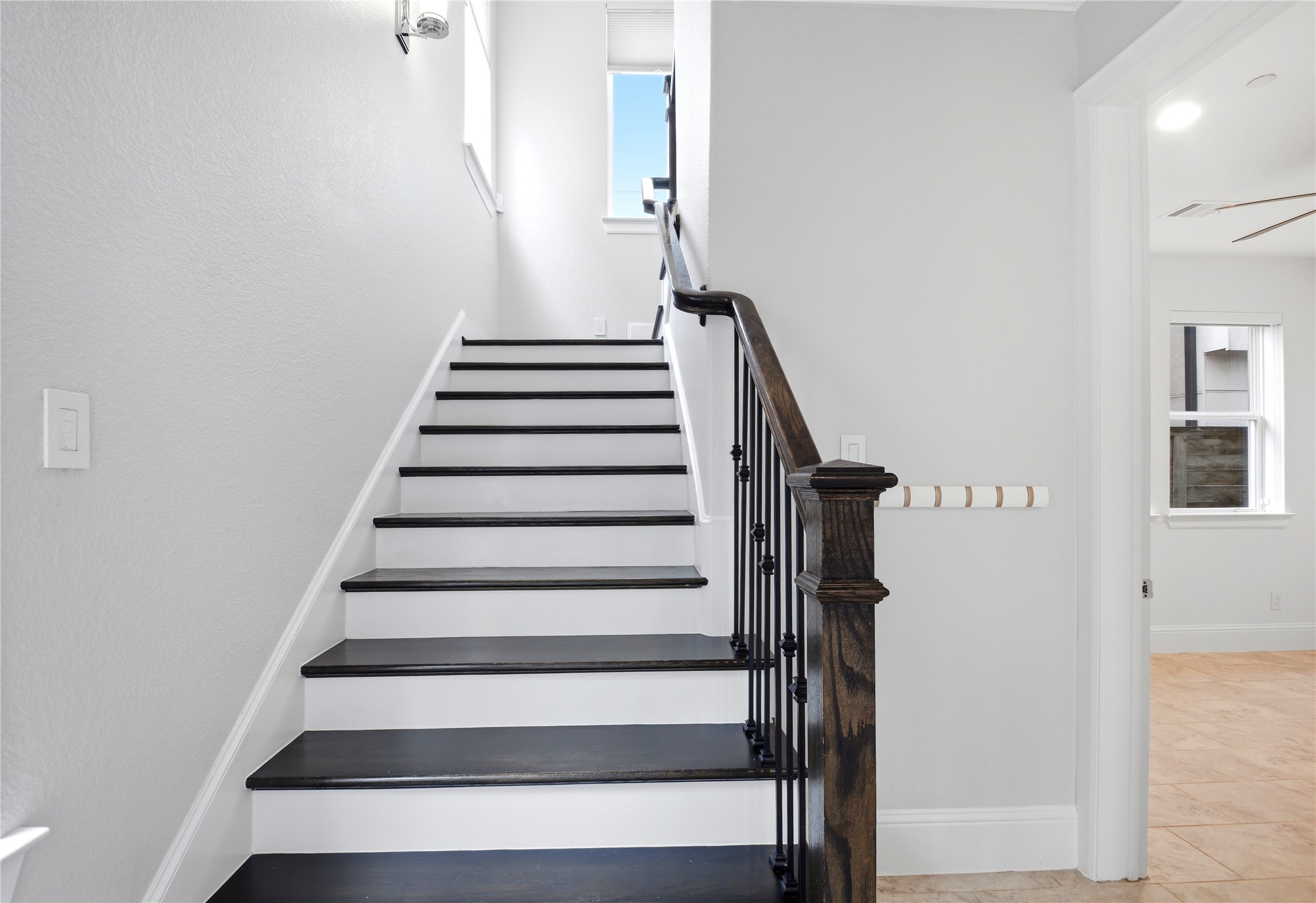 2119 Taft Street Houston, TX 77006 - Photo 6 of 50