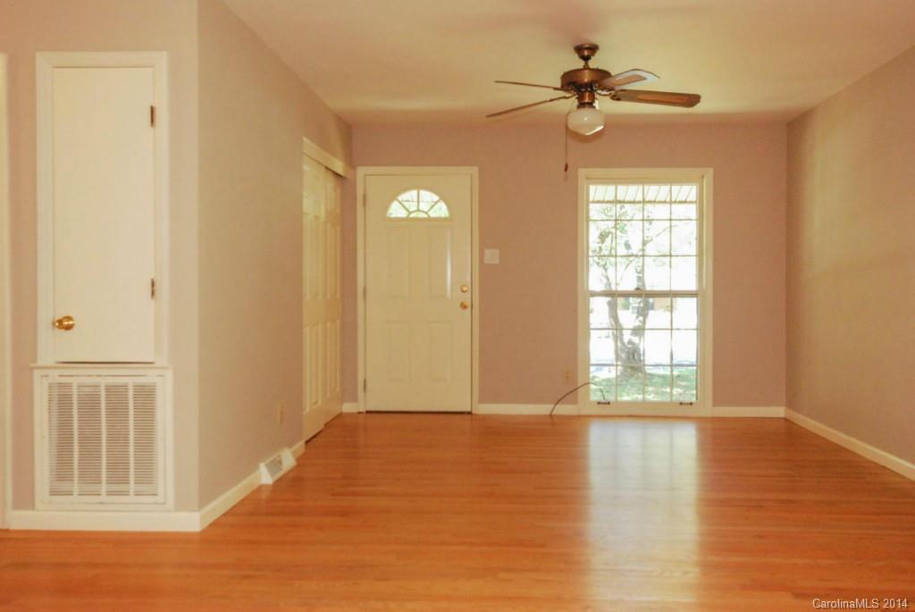703 Claremont Road Charlotte, NC 28214 - Photo 4 of 19