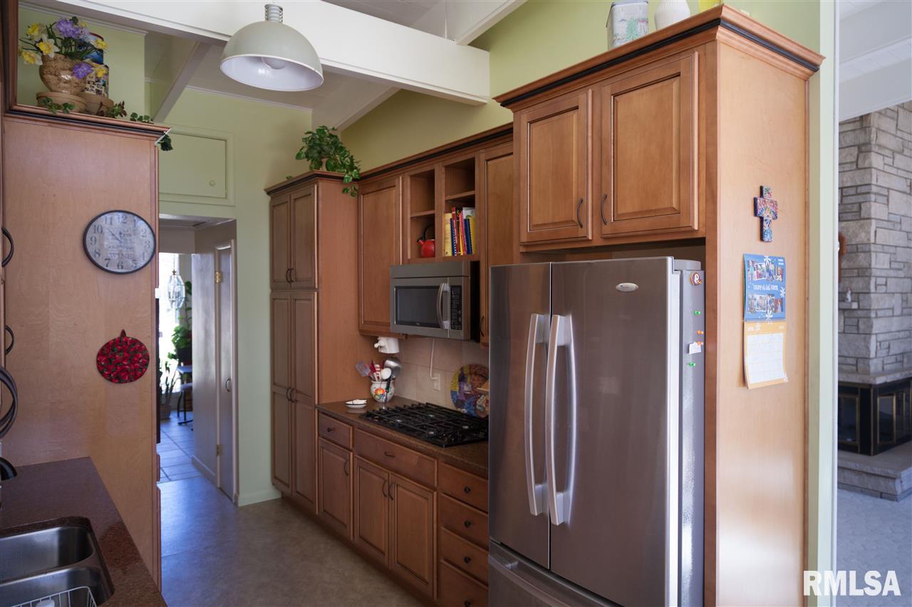 9038 North Picture Ridge Road Peoria, IL 61615 - Photo 11 of 29 Gallery Image 11