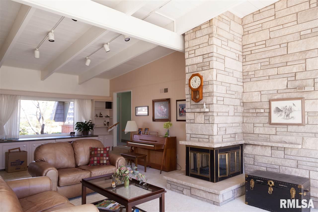 9038 North Picture Ridge Road Peoria, IL 61615 - Photo 7 of 29 Gallery Image 7