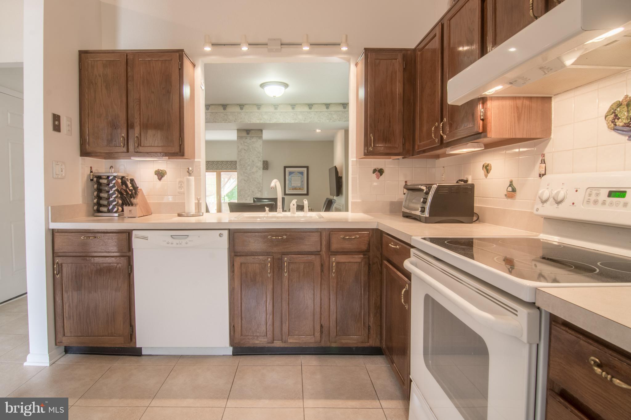 6308 Raritan Court Columbia, MD 21045 - Photo 4 of 30 Kitchen