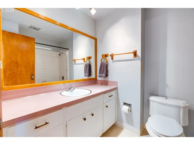 a view of livingroom with furniture and windows