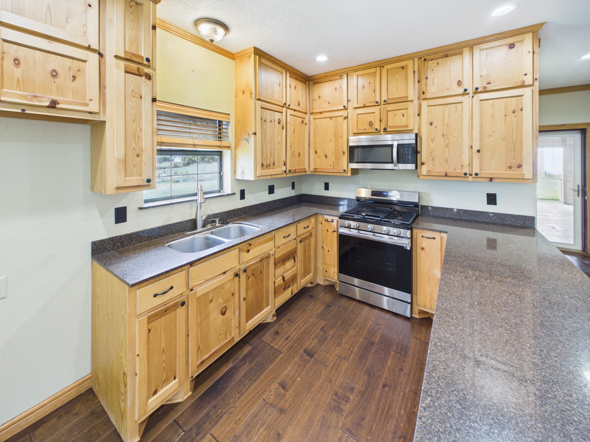 160 Vida Lane Coldspring, TX 77331 - Photo 5 of 23 Gas Range