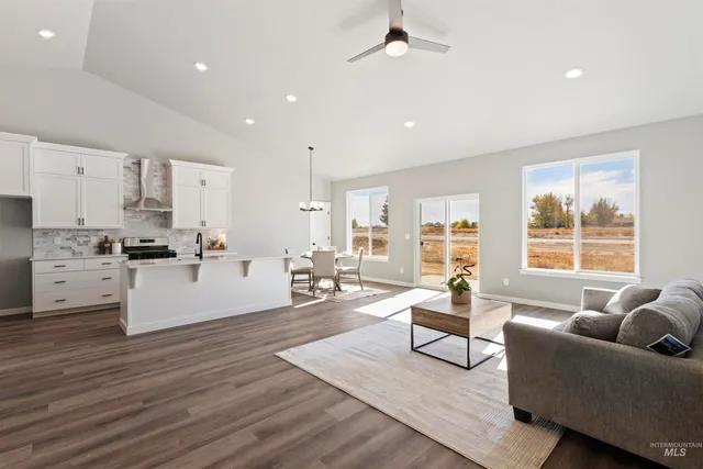 $409,900 | 729 Waveland Avenue, Filer, ID 83328