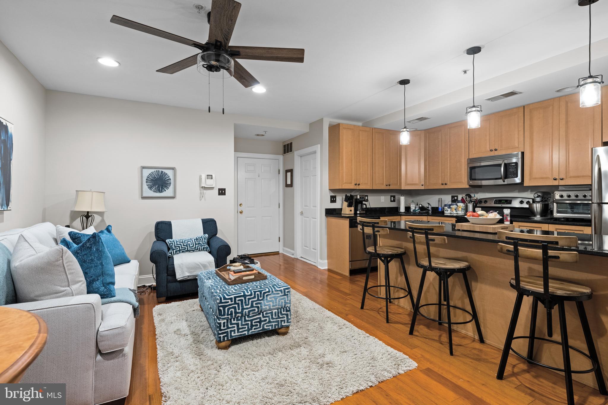 6-10 Strawberry Street, Unit 10 Philadelphia, PA 19106 - Photo 6 of 30