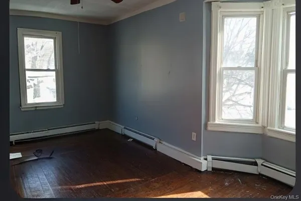 $1,960 | 156 North Clinton Street, Unit 2, Poughkeepsie, NY 12601