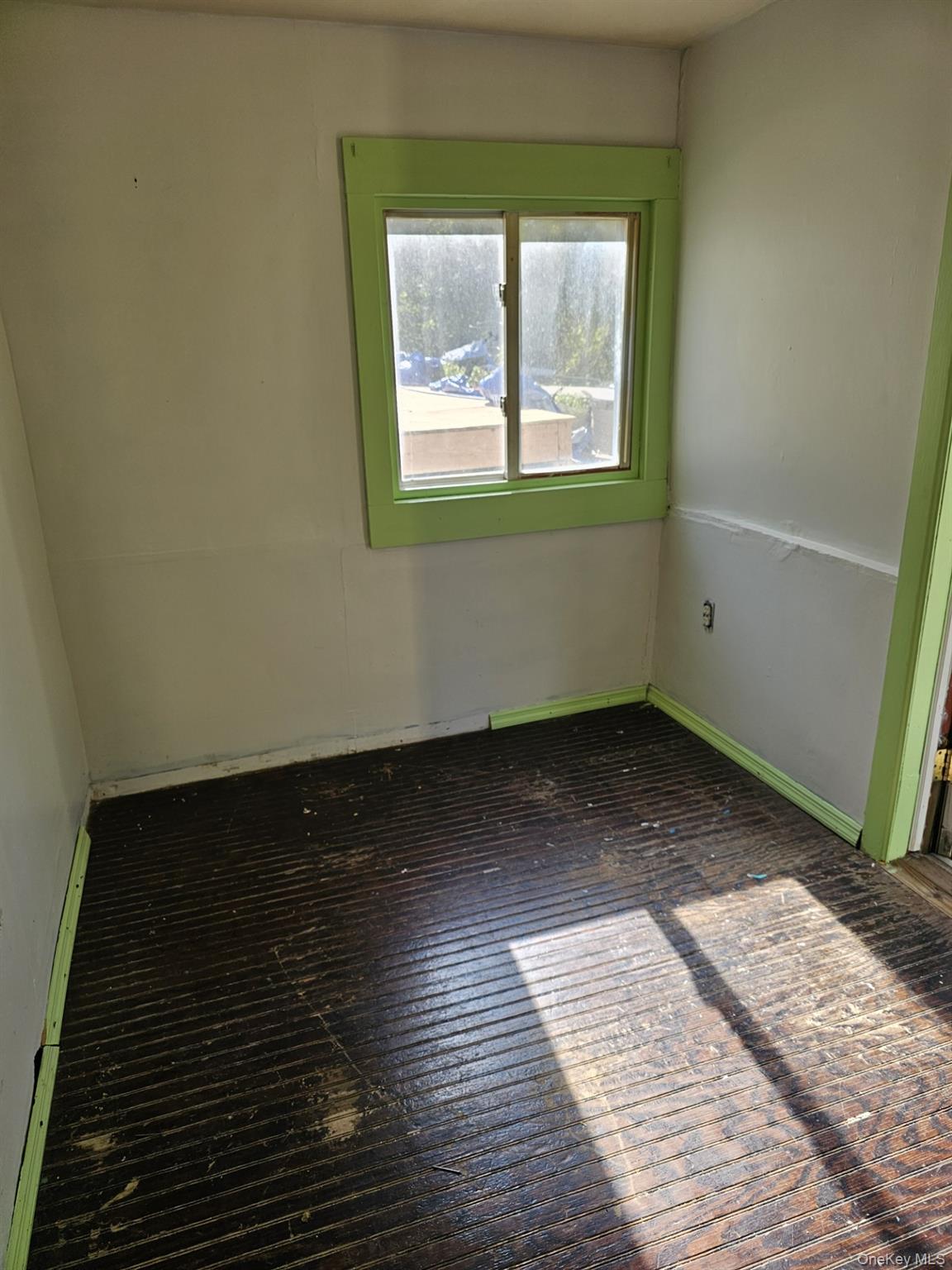 156 North Clinton Street, Unit 2 Poughkeepsie, NY 12601 - Photo 9 of 10 BONUS ROOMCARPET