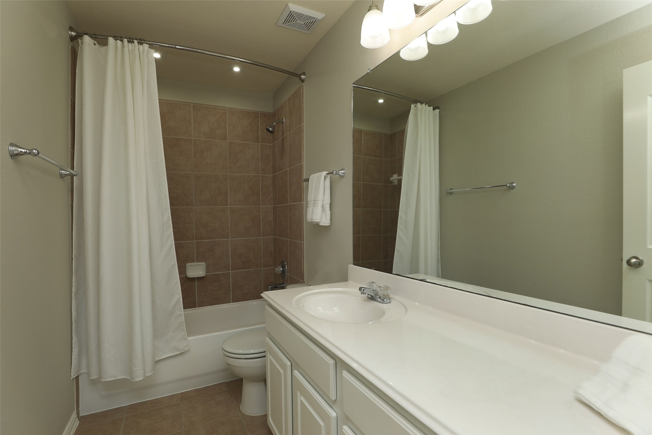 9603 Red Rugosa Drive Houston, TX 77095 - Photo 35 of 43 Secondary Bathroom