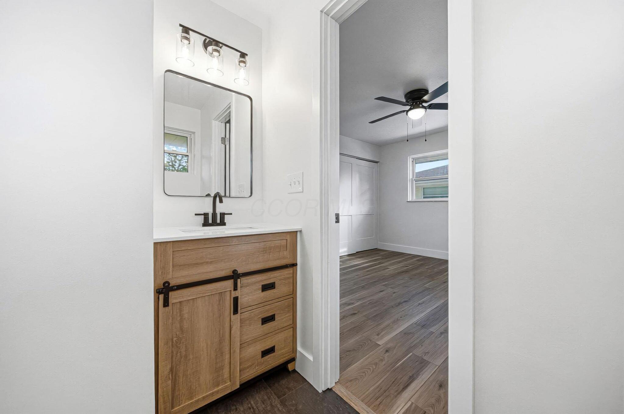 1301 Bernhard Road Columbus, OH 43227 - Photo 22 of 46 Primary Suite - Bathroom