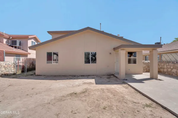 $249,000 | 10432 Valle Koki Drive, Socorro, TX 79927