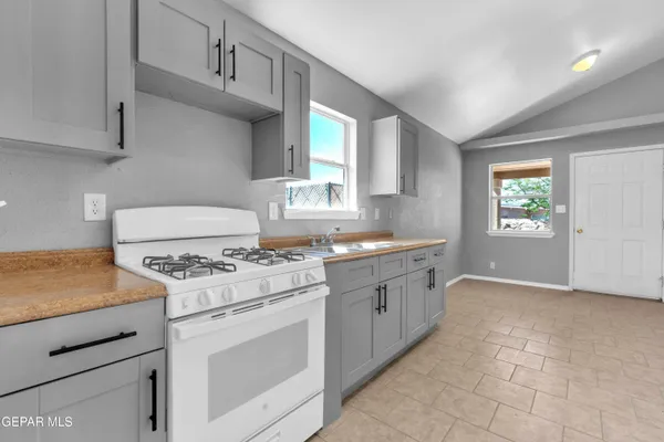 $249,000 | 10432 Valle Koki Drive, Socorro, TX 79927