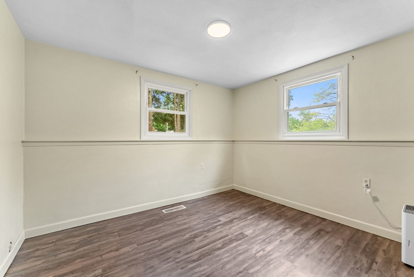 1109 8th Avenue Silvis, IL 61282 - Photo 2 of 11