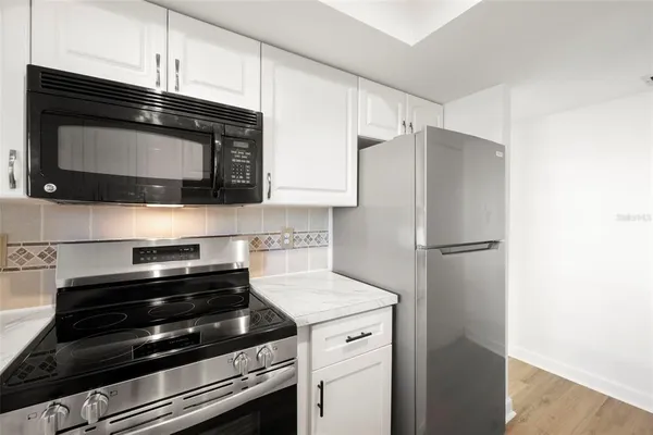 $2,750 | 1 Windrush Boulevard, Unit 19, Indian Rocks Beach, FL 33785