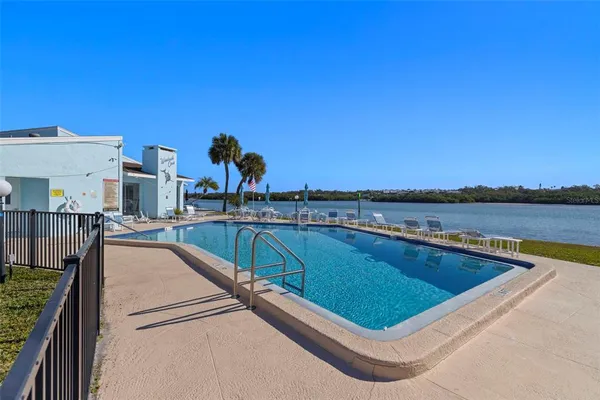 $2,750 | 1 Windrush Boulevard, Unit 19, Indian Rocks Beach, FL 33785