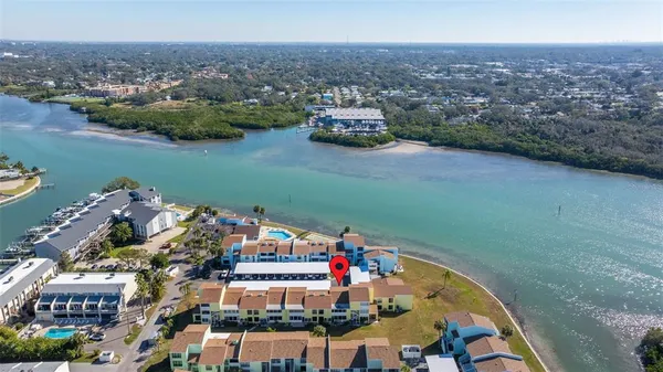 $2,750 | 1 Windrush Boulevard, Unit 19, Indian Rocks Beach, FL 33785