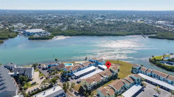 $2,750 | 1 Windrush Boulevard, Unit 19, Indian Rocks Beach, FL 33785