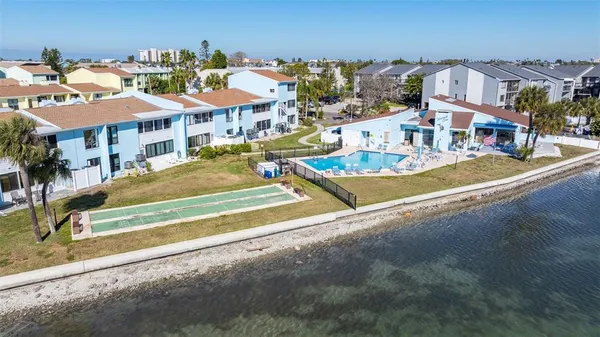 $2,750 | 1 Windrush Boulevard, Unit 19, Indian Rocks Beach, FL 33785