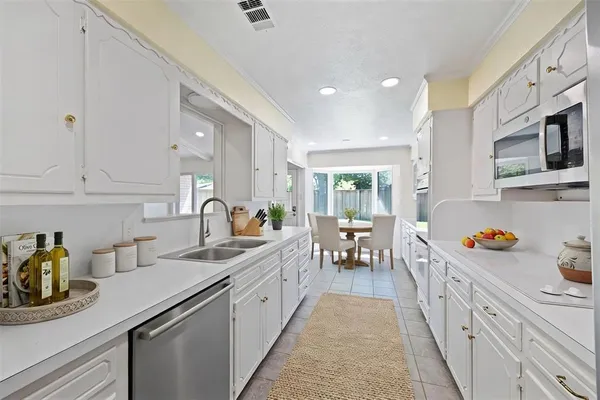 $3,250 | 527 Twilight Trail, Richardson, TX 75080