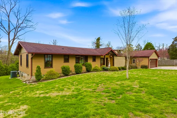 $499,900 | 10 Hilltop Place, Norris, TN 37828