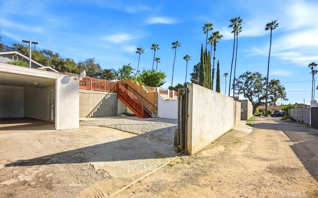 1395 Sunset Avenue Pasadena, CA 91103 - Photo 31 of 34