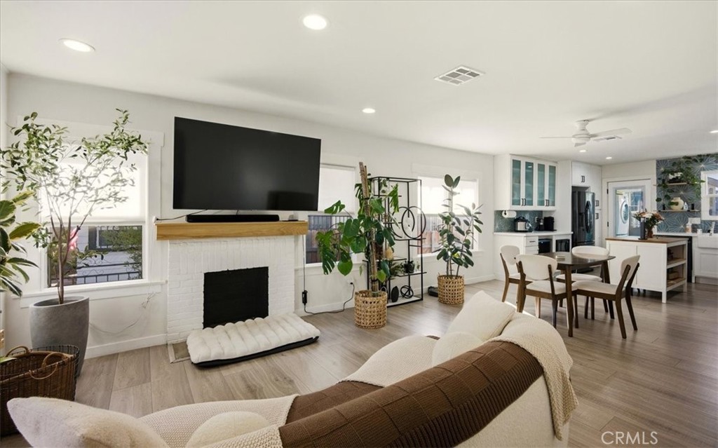 1395 Sunset Avenue Pasadena, CA 91103 - Photo 5 of 34