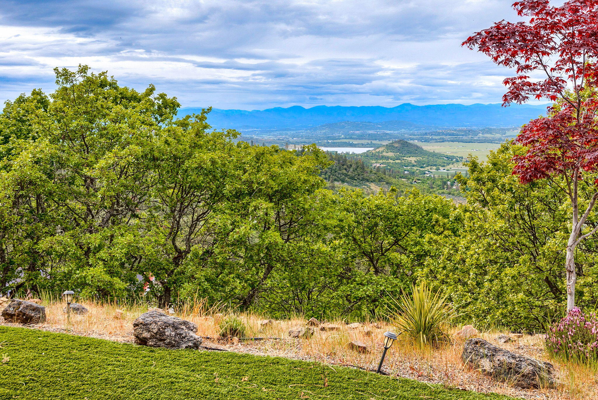 1011 Wren Ridge Drive Eagle Point, OR 97524 - Photo 35 of 89 Yard View