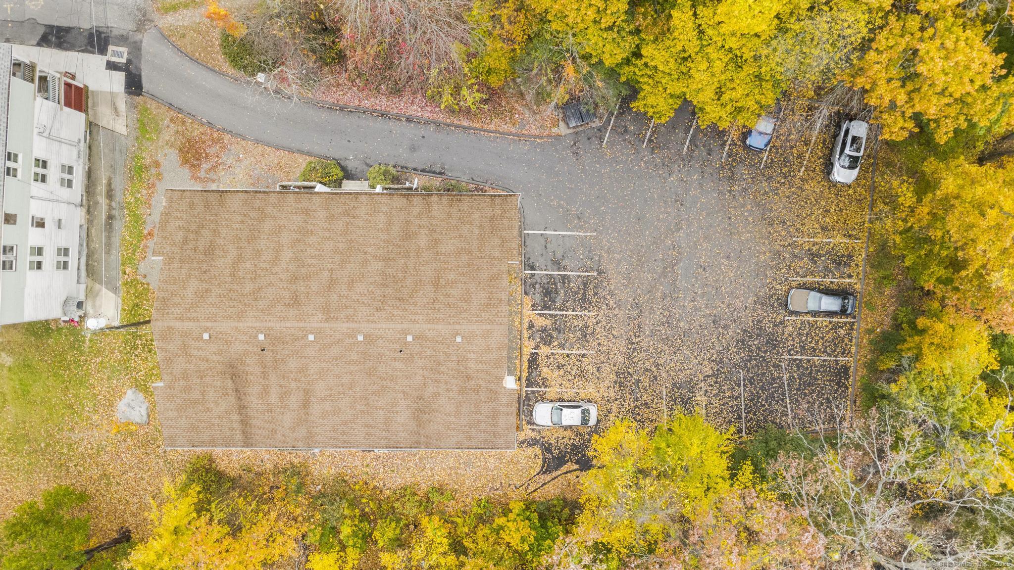 23 Shirley Street, Unit 3 Waterbury, CT 06708 - Photo 26 of 35 a view of back yard of the house