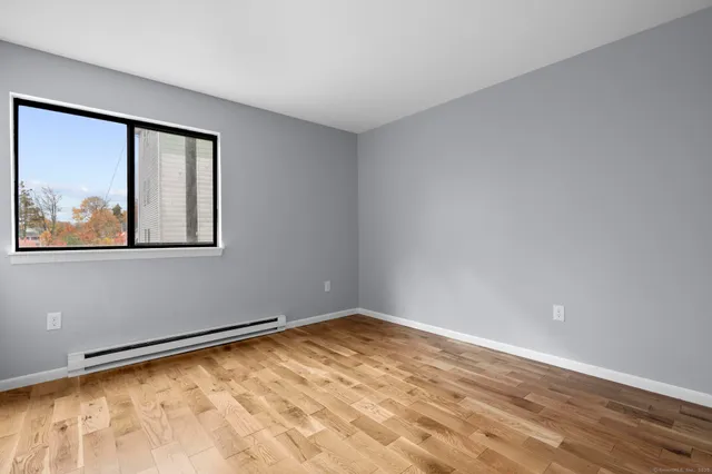 a view of empty room with window