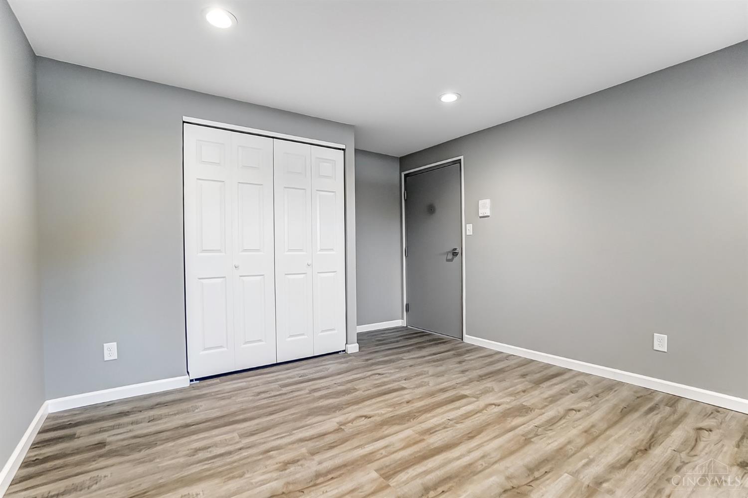 6649 Hearne Road, Unit 157 Cincinnati, OH 45248 - Photo 4 of 25 Gallery Image 4