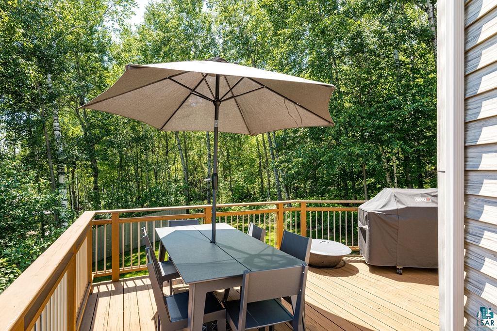 4856 Kingston Street Duluth, MN 55804 - Photo 78 of 88 Spacious wood-finish deck with a wood railing and white balusters