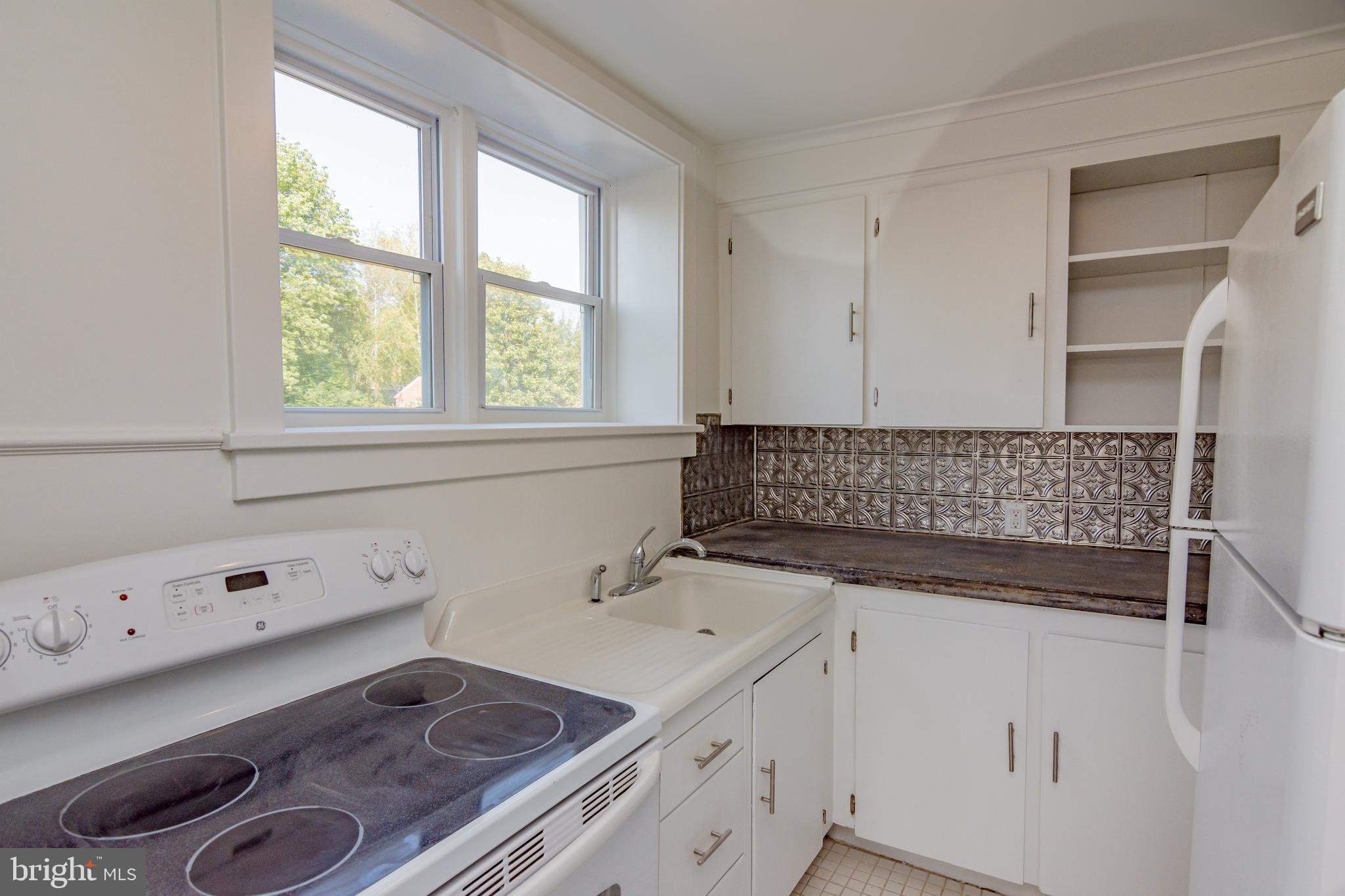 59 North Main Street, Unit 2 Lambertville, NJ 08530 - Photo 8 of 17 Kitchen