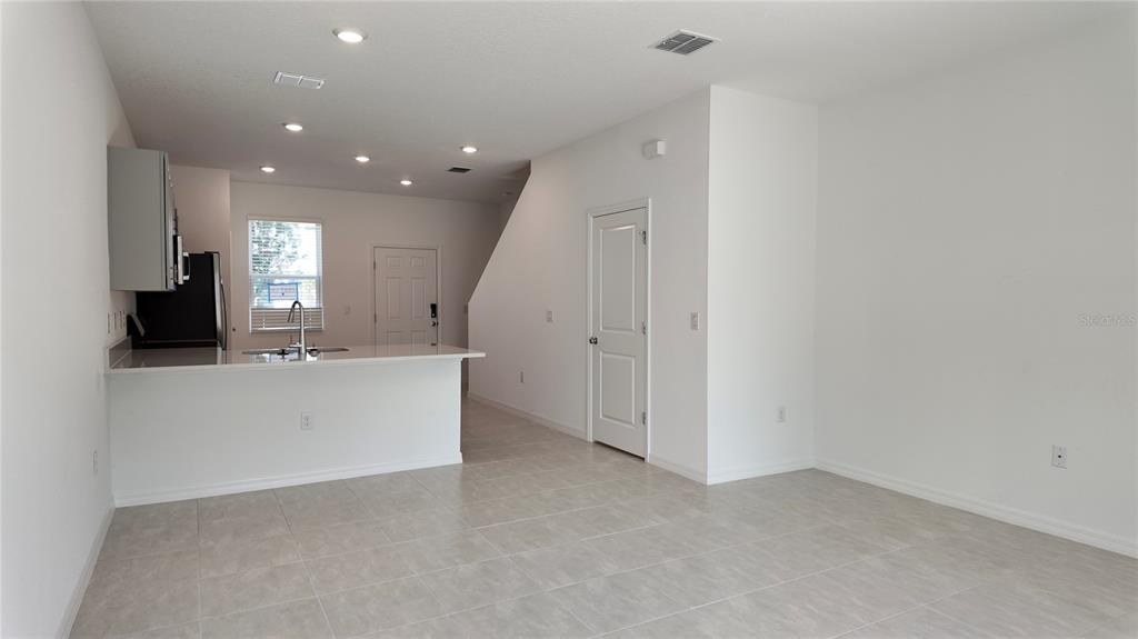 2937 Skyline Loop Kissimmee, FL 34758 - Photo 5 of 24