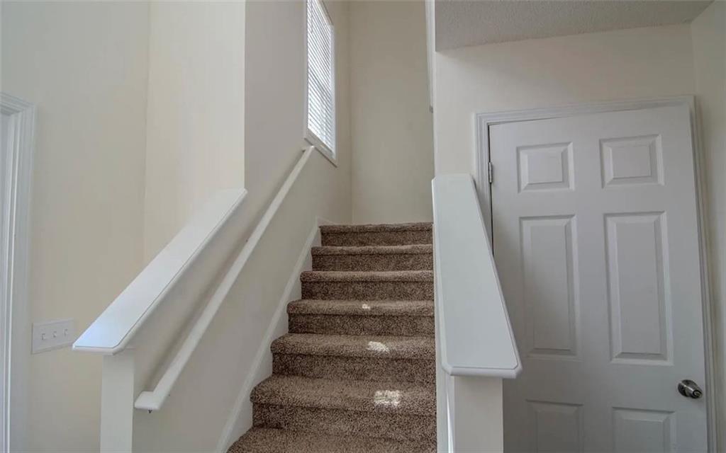 28 Greystone Ridge Hiram, GA 30141 - Photo 4 of 17