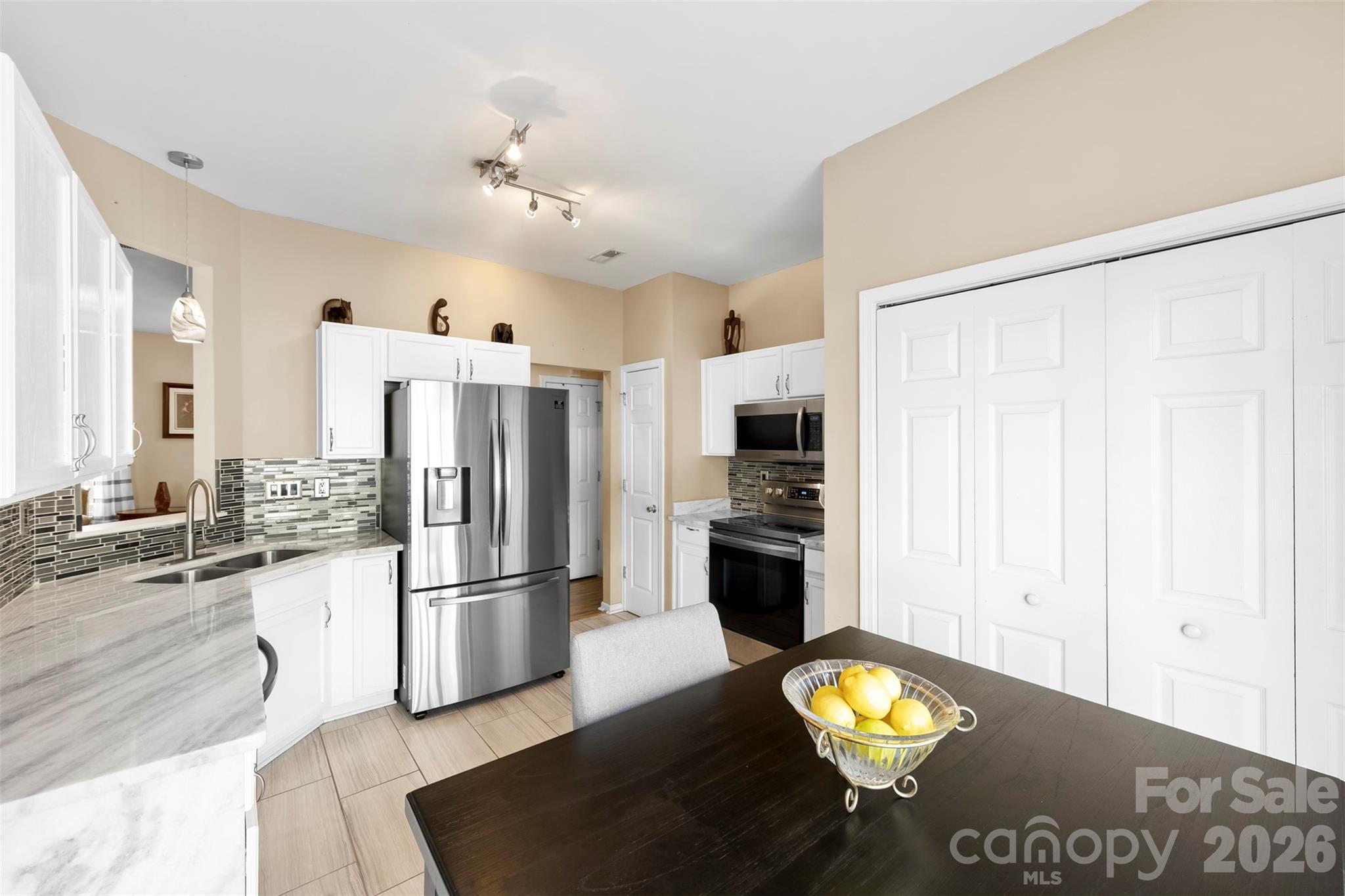 624 Cliffs Inn Circle Charlotte, NC 28214 - Photo 9 of 28