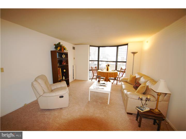 2020 Walnut Street, Unit 6C Philadelphia, PA 19103 - Photo 3 of 21 Living Room