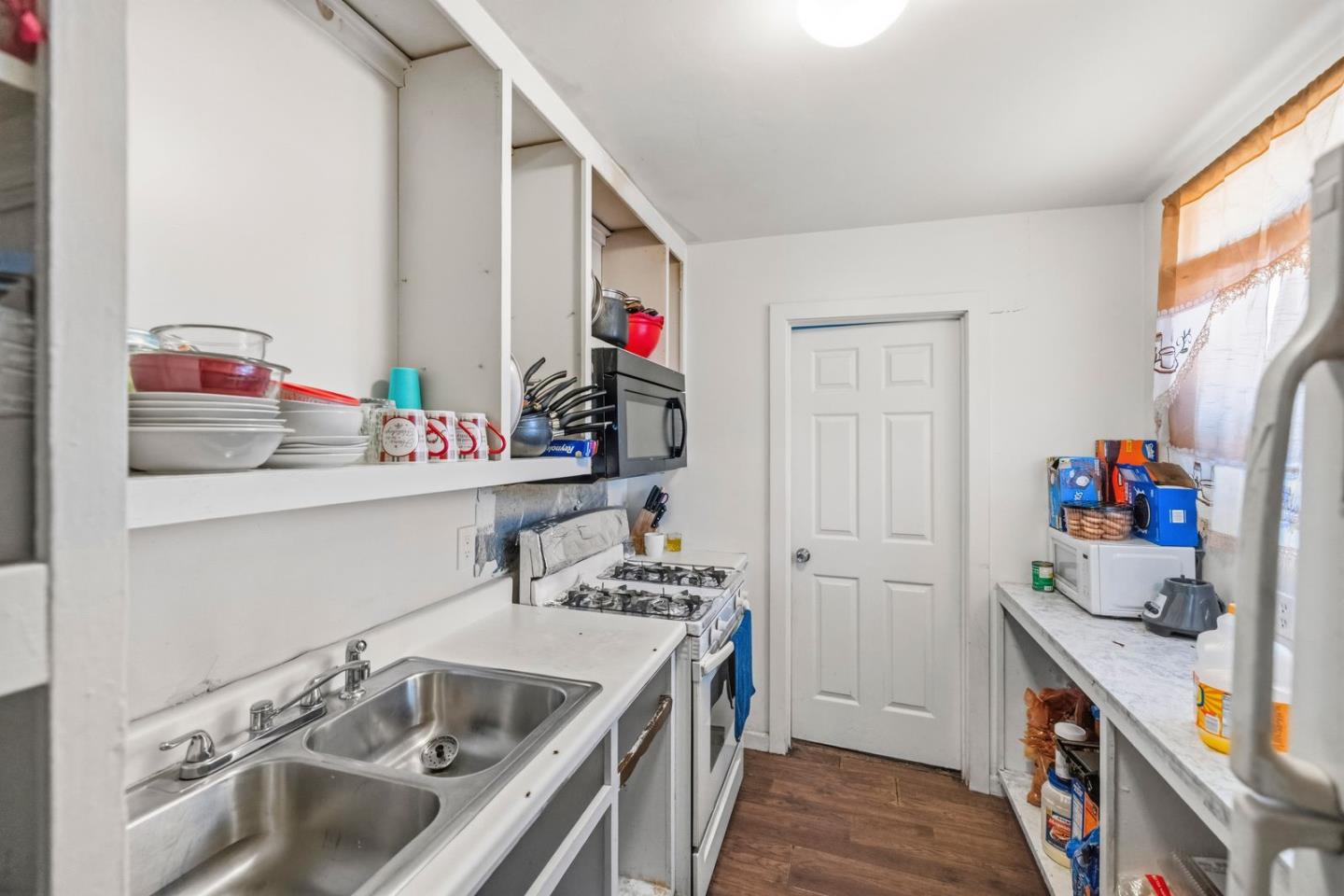 328 Boronda Road Salinas, CA 93907 - Photo 12 of 21 Gallery Image 12