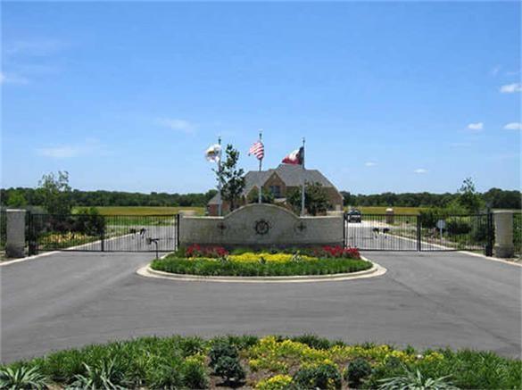 11-12 Or 13 14 Clubhouse Dr  