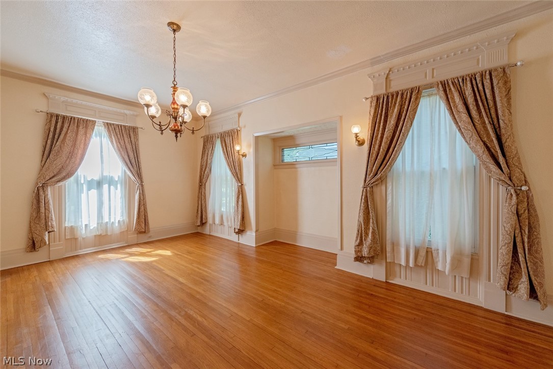 1833 Wilton Road Cleveland, OH 44118 - Photo 10 of 35