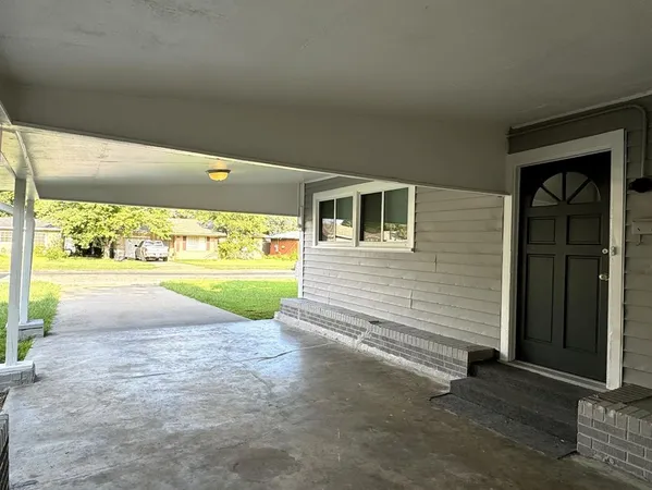 a view of backyard with window