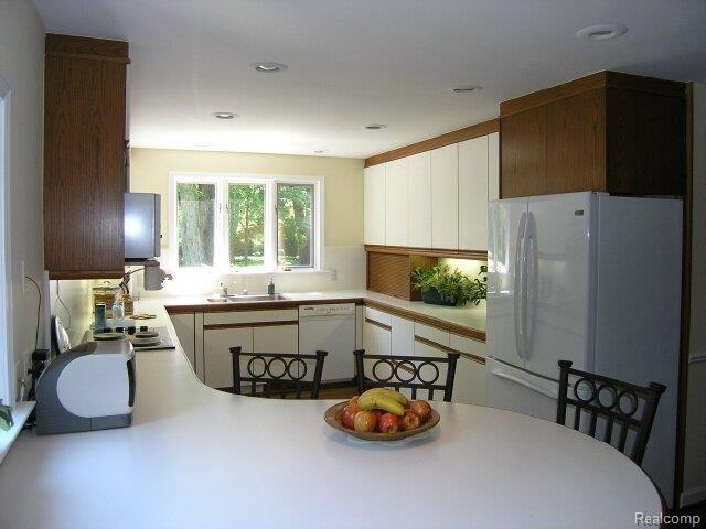 54 Cloverly Road Grosse Pointe, MI 48236 - Photo 8 of 25 Kitchen