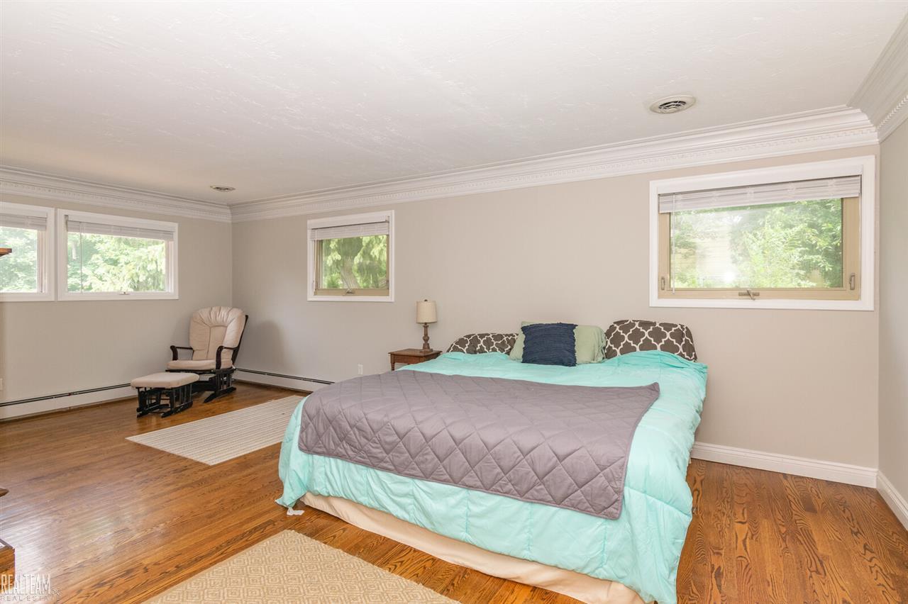 307 Oaklane Drive Rochester, MI 48306 - Photo 12 of 37 50024766-11.JPG