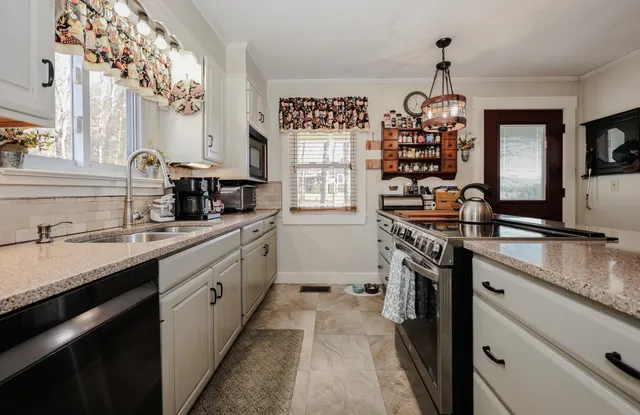 $435,000 | 11 Richmond Street, Littleton, NH 03561