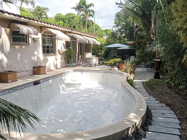 $1,995,000 | 4187 South Le Jeune Road, Miami, FL 33133