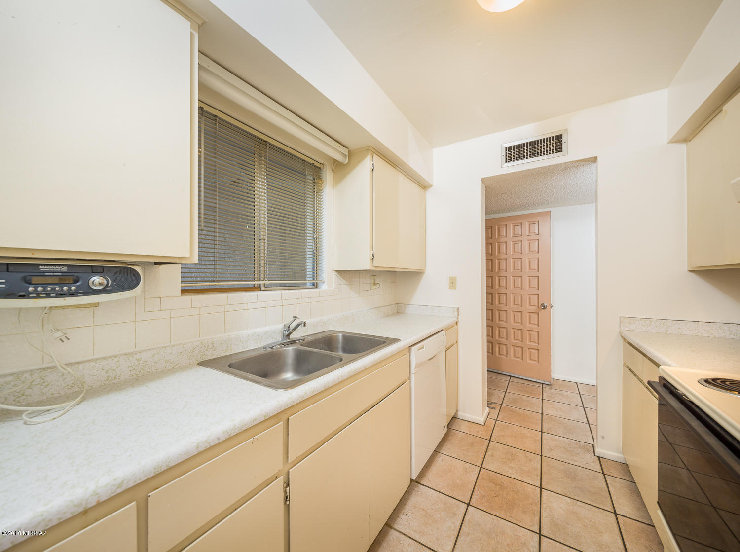 600 East River Road, Unit F Tucson, AZ 85704 - Photo 21 of 29