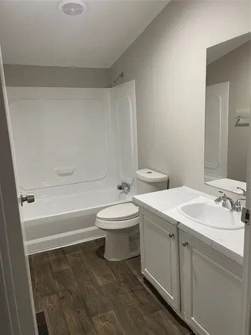 $1,600 | 15661 Deer Glen Lane, Conroe, TX 77302