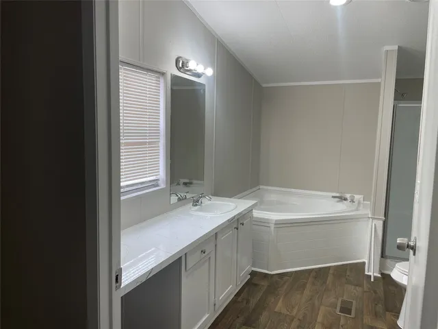 $1,600 | 15661 Deer Glen Lane, Conroe, TX 77302